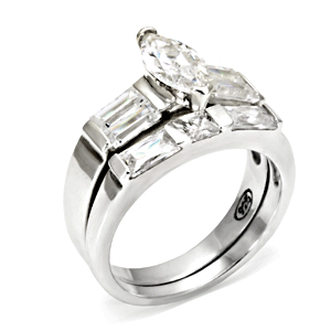 High Polished 925 Sterling Silver Ring with AAA Grade CZ in Clear