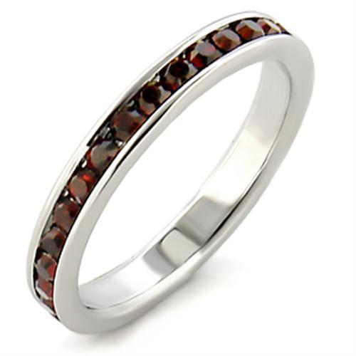 High Polished 925 Sterling Silver Ring with Top Grade Crystal in Garnet