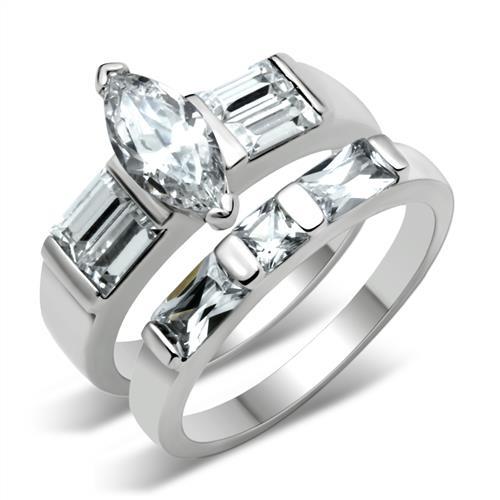 High Polished 925 Sterling Silver Ring with AAA Grade CZ  in Clear